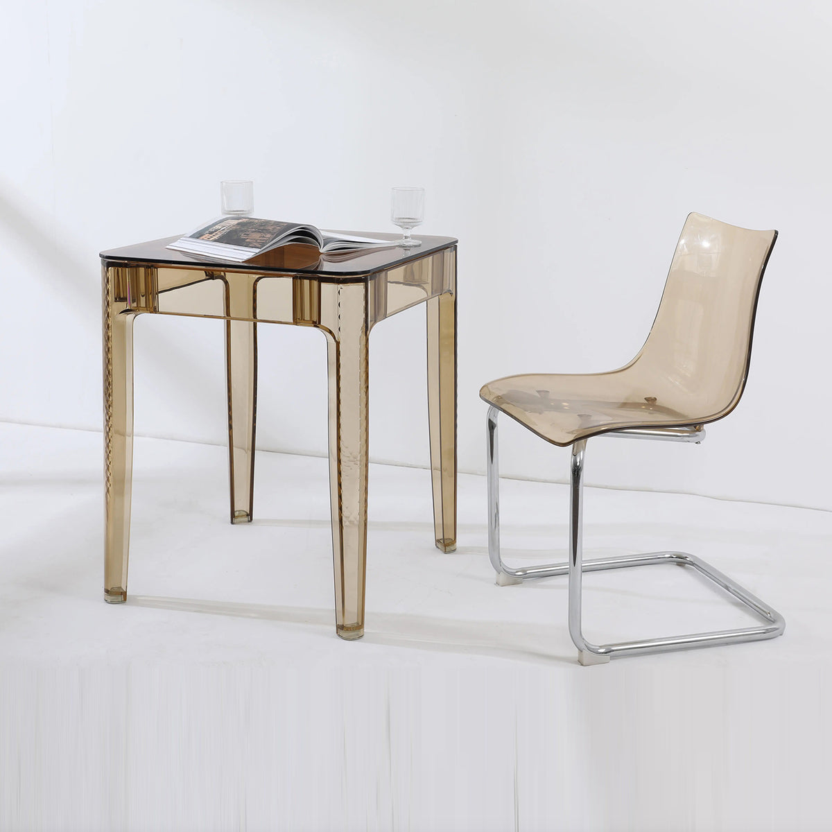 Wholesale Factory Price Modern Simple Design Tempered Glass Top Transparent Restaurant Small Dining Table Set 2 Chairs