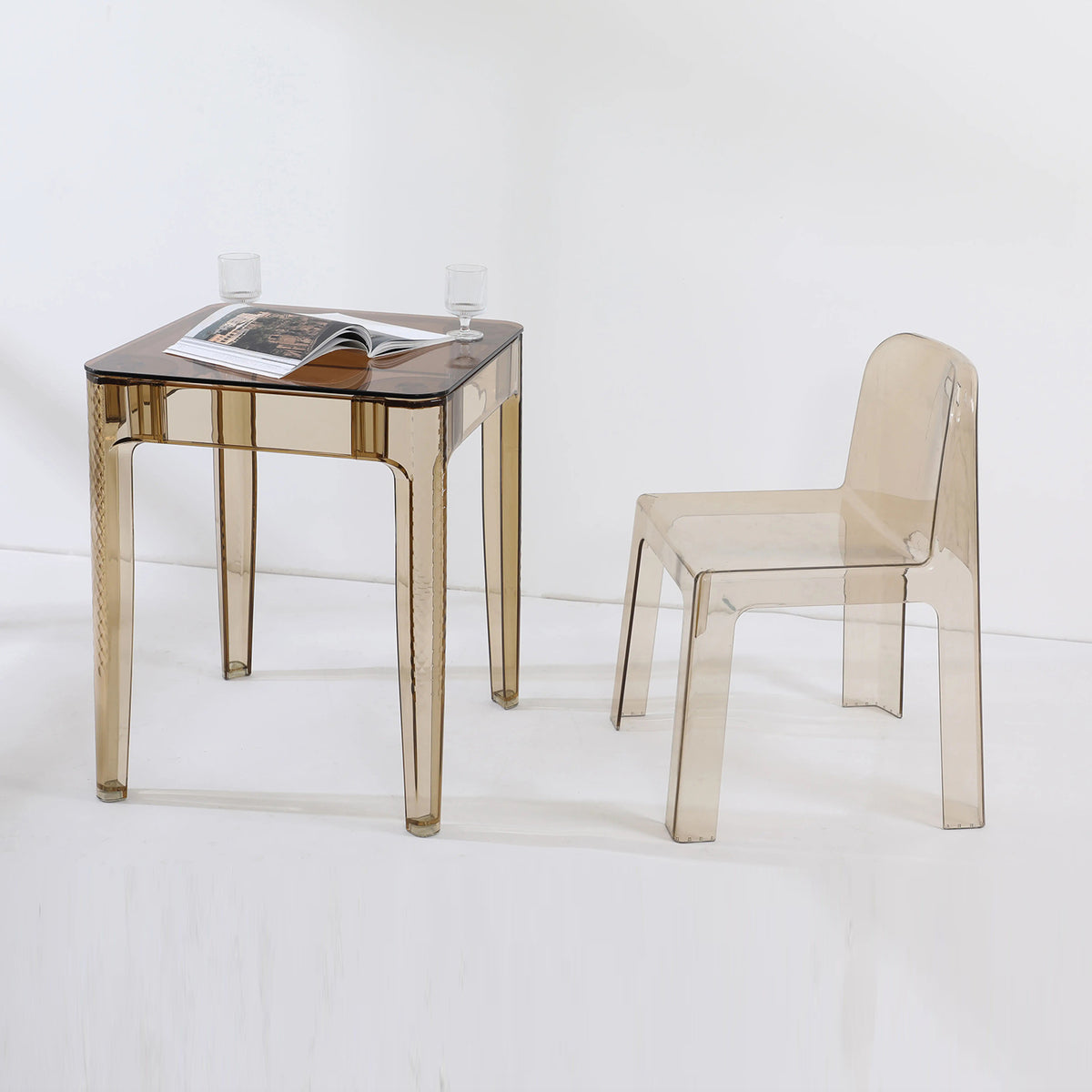 Wholesale Factory Price Modern Simple Design Tempered Glass Top Transparent Restaurant Small Dining Table Set 2 Chairs